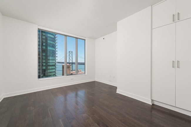 Foto del edificio - LUMINA Condo with Bay and Bridge Views