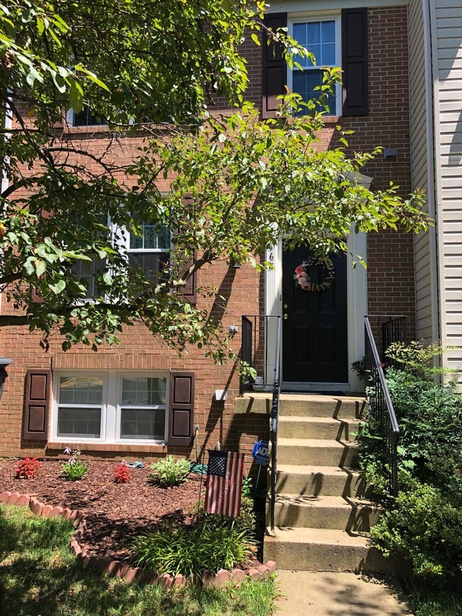 Front - 7468 Gadsby Square