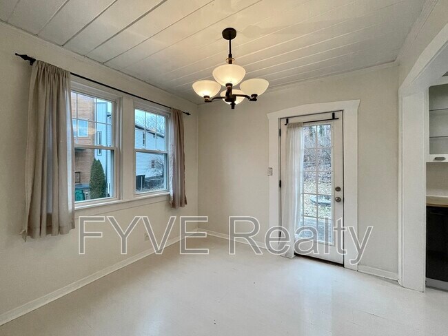 Foto del edificio - 1430 Riverside Dr