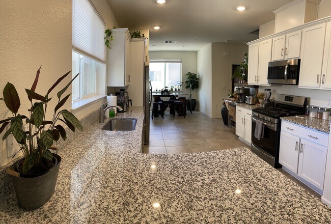 Foto del edificio - 3158 Sterling Ridge Cir