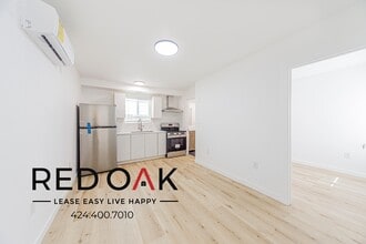 Building Photo - 211 1/2 W 47th St