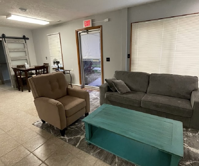 Foto del edificio - Charming 1-Bedroom studio apartment with all utilities paid!