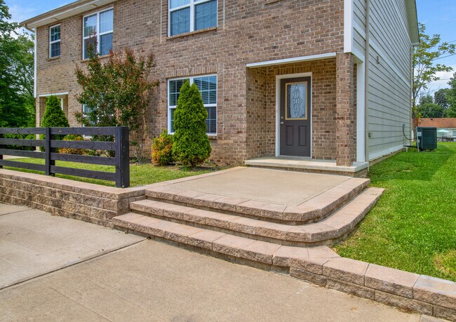 Foto del edificio - 213 Hurley Ln