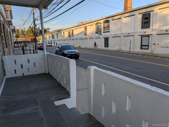 Foto del edificio - 90-92-92 W Railroad Ave