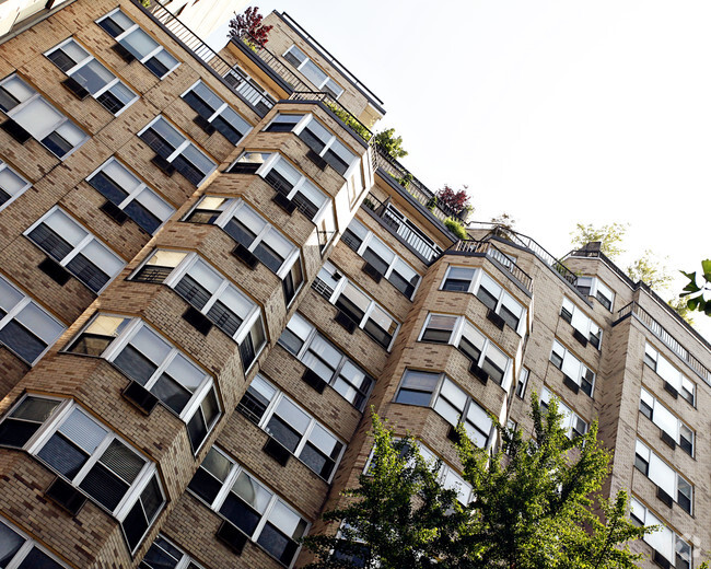 Building Photo - The Queen Anne