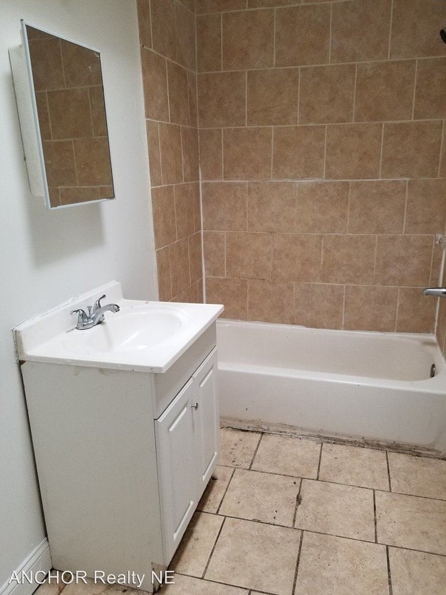Building Photo - 3 br, 1 bath House - 6420 Chelwynde Ave