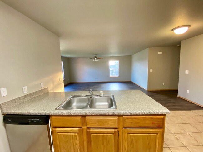 Foto del edificio - 1590 Tucson Loop (Side B)