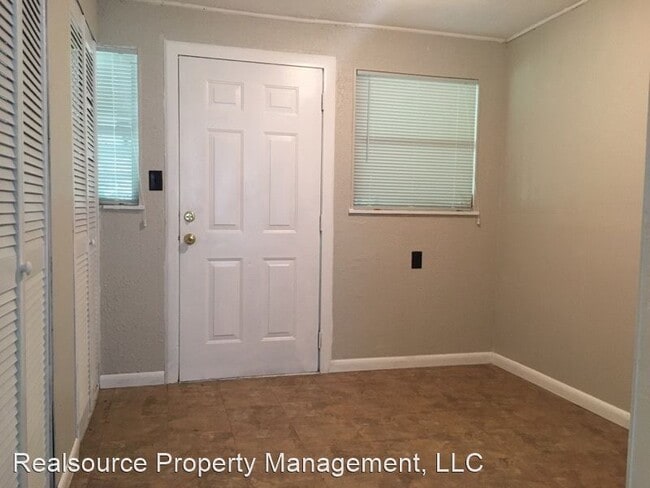 Building Photo - 2 br, 1 bath House - 303 Stewart Avenue VO...