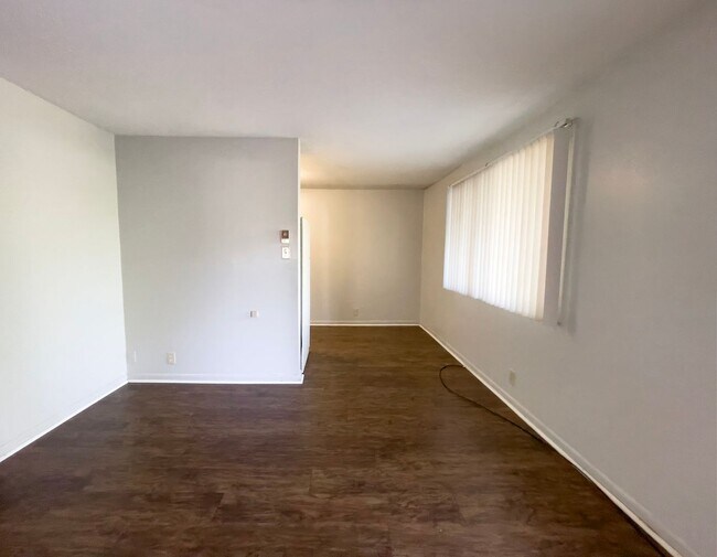 Building Photo - Wood Flooring