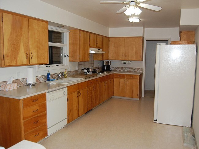 Foto del edificio - 1313 Springfield Dr