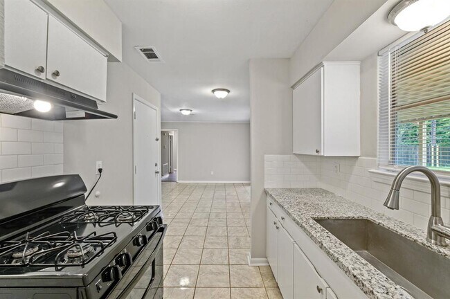 Building Photo - 3536 Truxton Dr