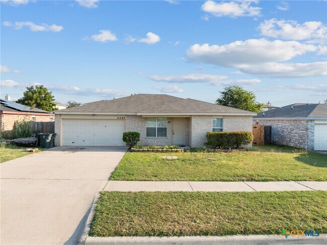 Building Photo - 4203 Fieldcrest Dr