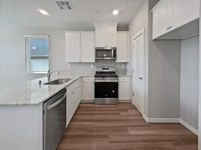 Foto del edificio - 4074 Southampton St