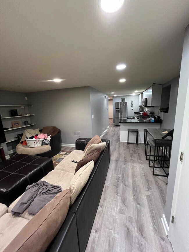 Foto del edificio - 1624 N Claremont Ave