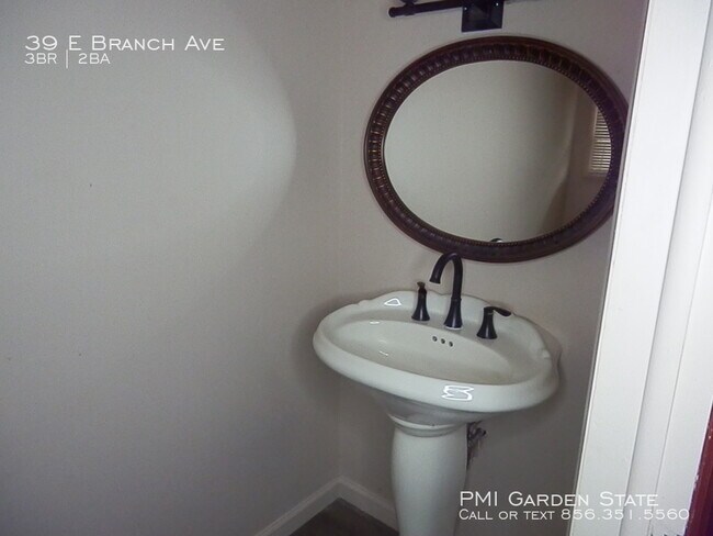 Building Photo - Single Family Home For Rent $1600/mo