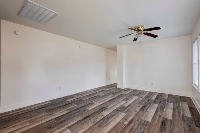 Foto del edificio - 9622 Farrell Dr
