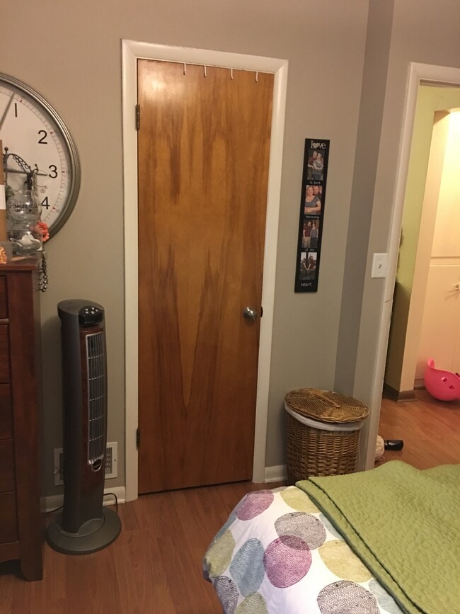Bedroom #1 - 5810 Wilshire Boulevard
