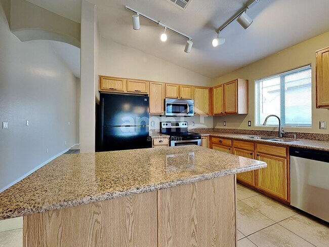 Foto del edificio - 45611 W Tulip Ln