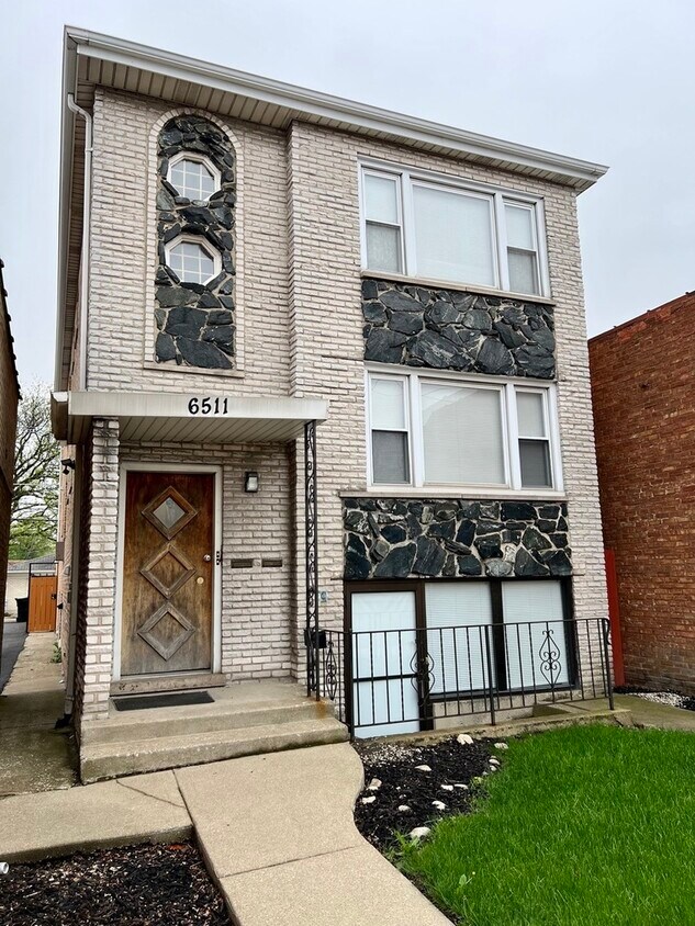 6511 W Archer Ave Unit 2, Chicago, IL 60638 Room for Rent in Chicago