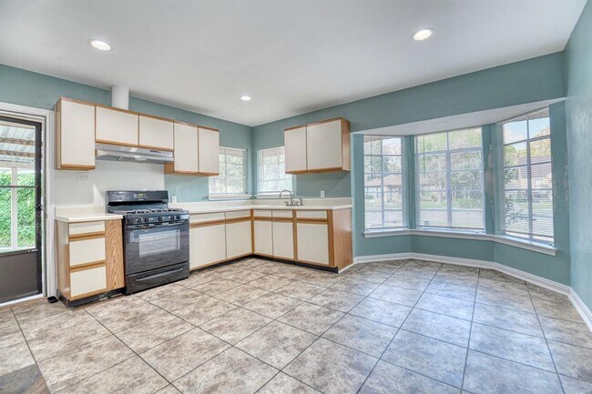 Foto del edificio - 6028 Fairway Ave