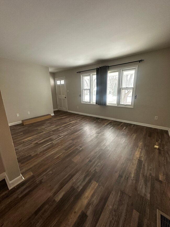 Building Photo - 8217 Park State Dr