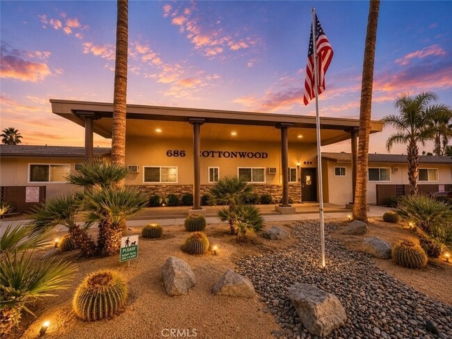 Building Photo - 685 E Vista Chino
