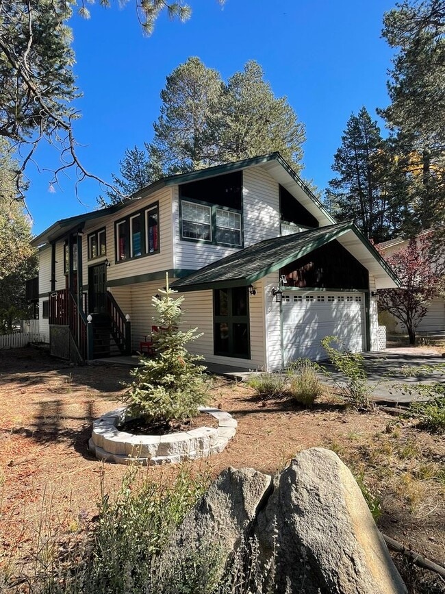 Building Photo - 757 Michael Dr