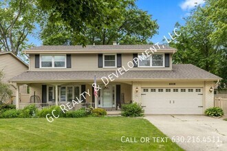 Building Photo - 6S110 Carlyle Ct