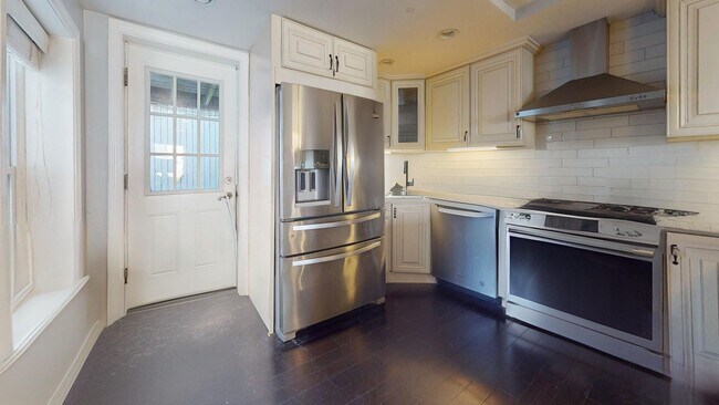 Foto del edificio - 215 Bolton St