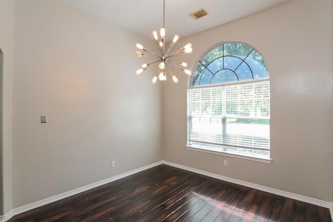 Foto del edificio - 28702 Hidden Cove Dr