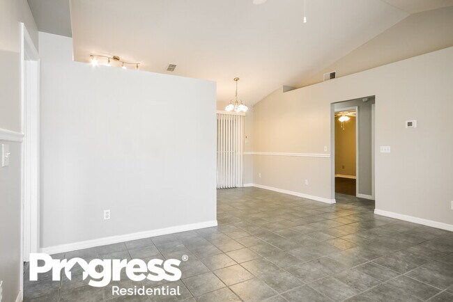 Building Photo - 10525 Reagans Run Dr