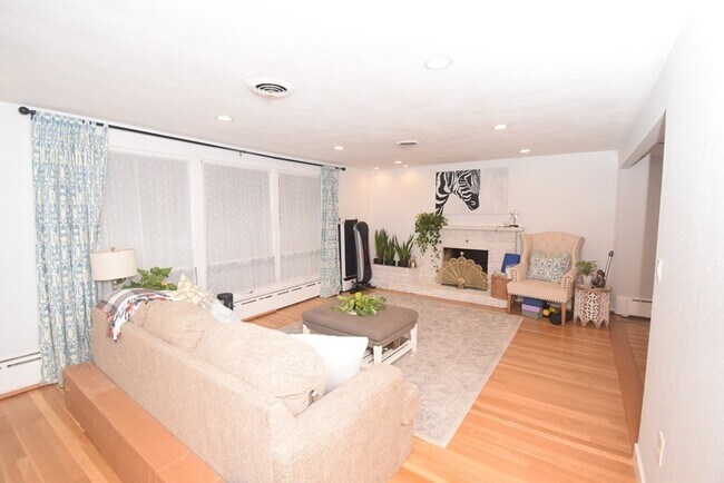 Foto del edificio - 34 Wildewood Dr
