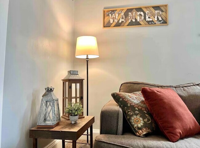 Foto del edificio - 10702 Lamontier Ave