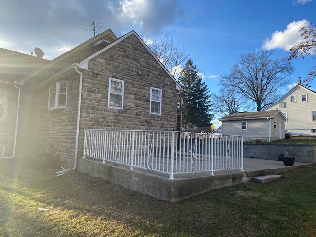 Foto del edificio - 95 Sycamore Ave