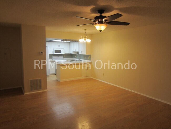 Foto del edificio - Great location! 2nd floor condo in Winter ...