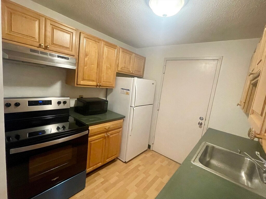 Foto principal - 9 Village Rock Ln