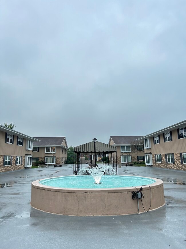 Building Photo - 5700 W Wahner Ave