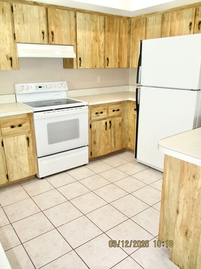 Building Photo - Spacious 2BR/2BA Townhouse – 1,550 Sq. Ft....