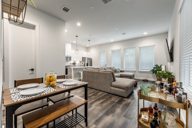 Foto del edificio - 5725 White Magnolia St.