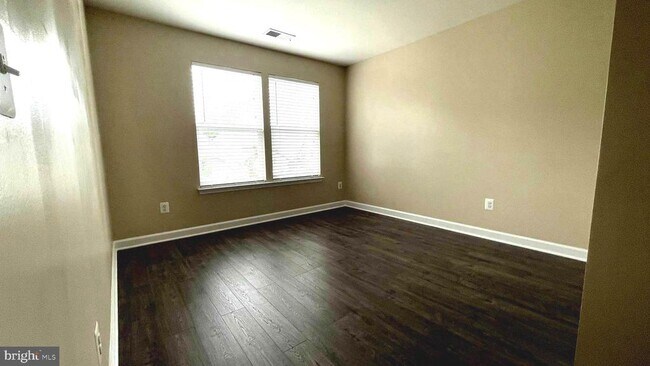 Foto del edificio - 9008 Hanson Grove Ct