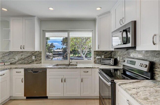 Building Photo - 840 SW 7th St