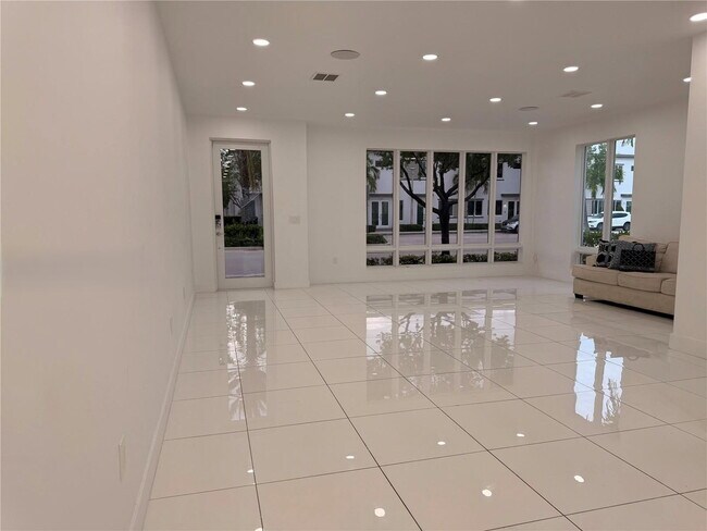 Foto del edificio - 10330 NW 66th St