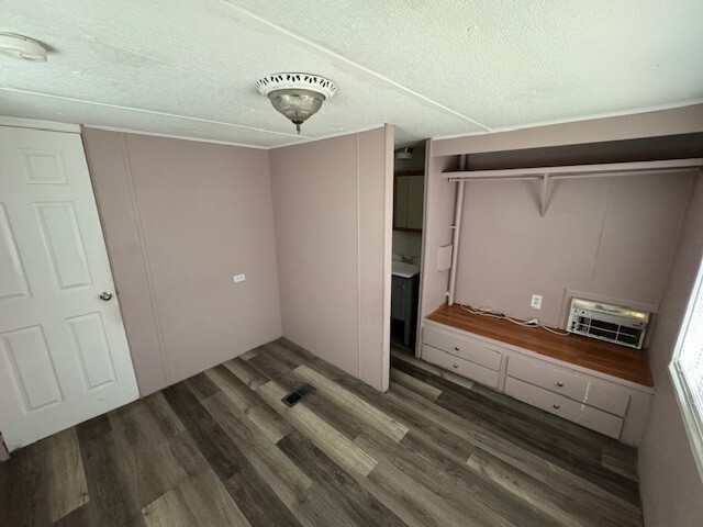 Building Photo - 1845 Coral Isle Dr