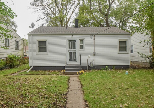 Building Photo - 349 Dallas St