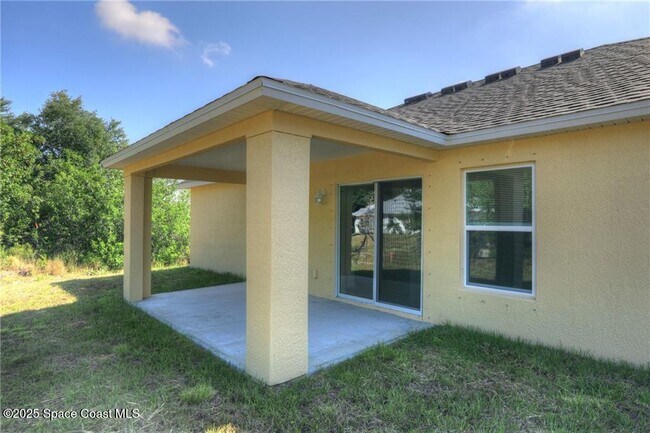 Building Photo - 9125 101st Ave