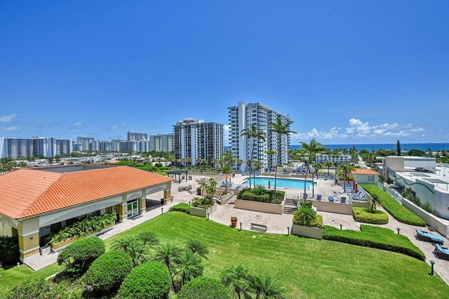 Foto del edificio - 3020 NE 32nd Ave