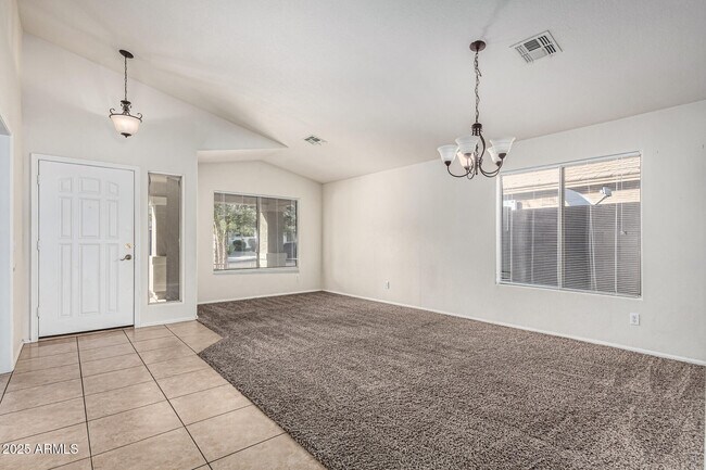 Foto del edificio - 16423 W Monroe St