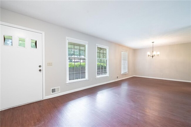Foto del edificio - 340 Jayne Ellen Way
