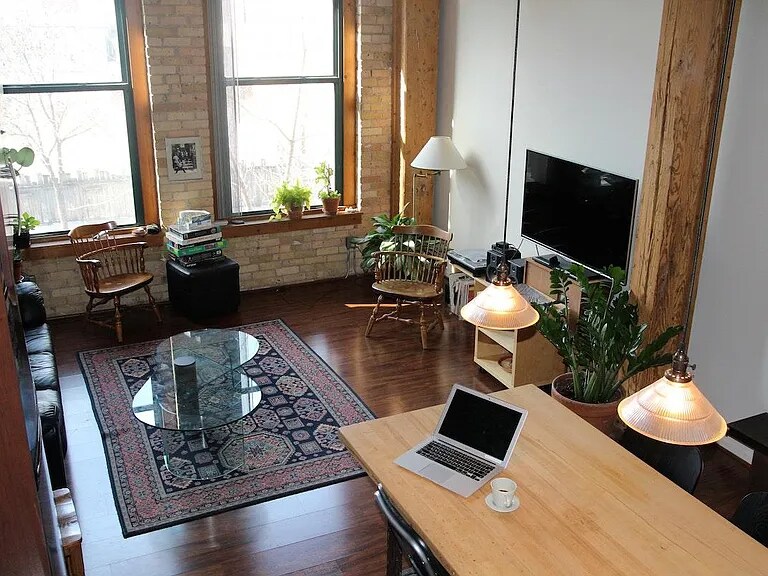 Foto principal - 210 N 2nd St