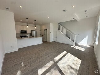 Building Photo - 150 Rothrock Pl